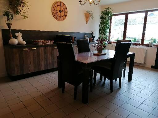Lola Apartment Montigny-Sur-Crecy Exterior photo